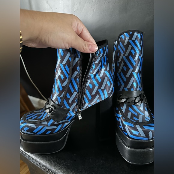 Platform Printed Booties - Picture 5 of 14